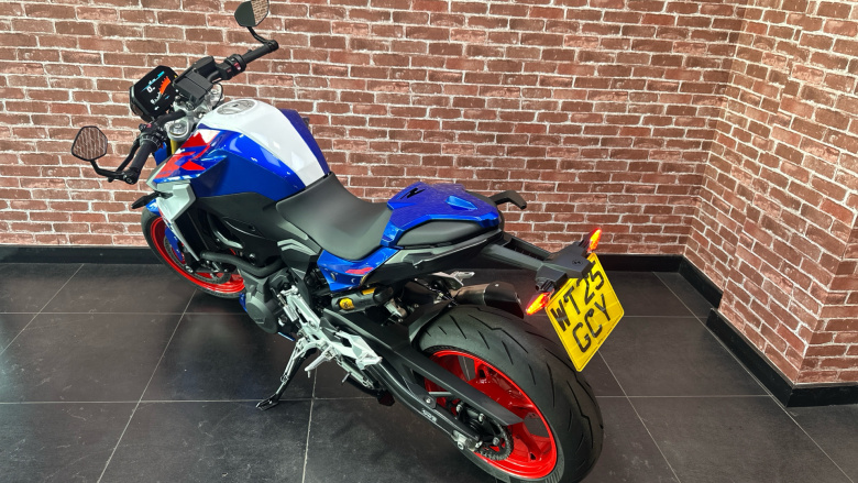 BMW F900 R (25MY)
